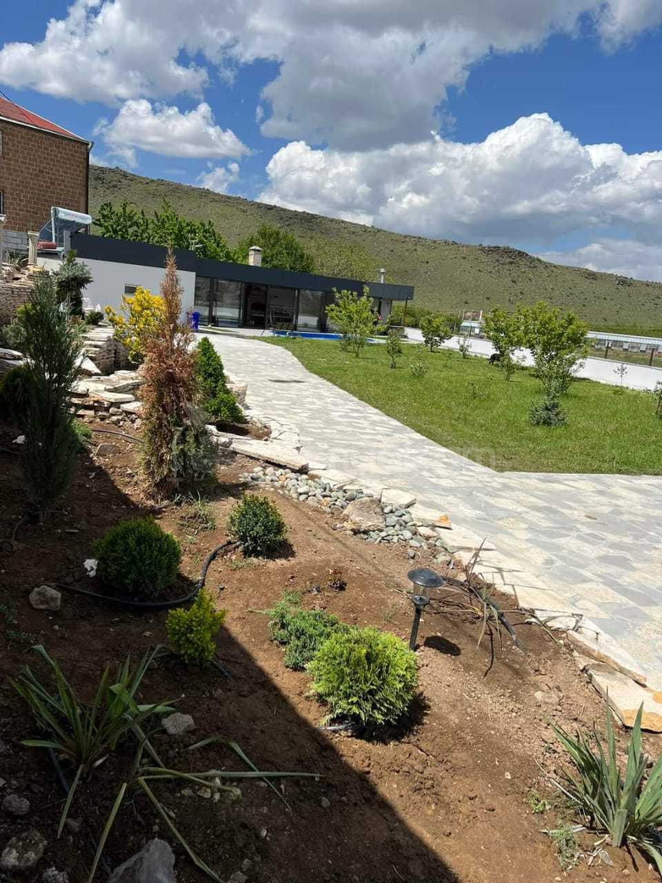 3 Սենյականոց Ամառանոց, 200քմ, Լողավազանով