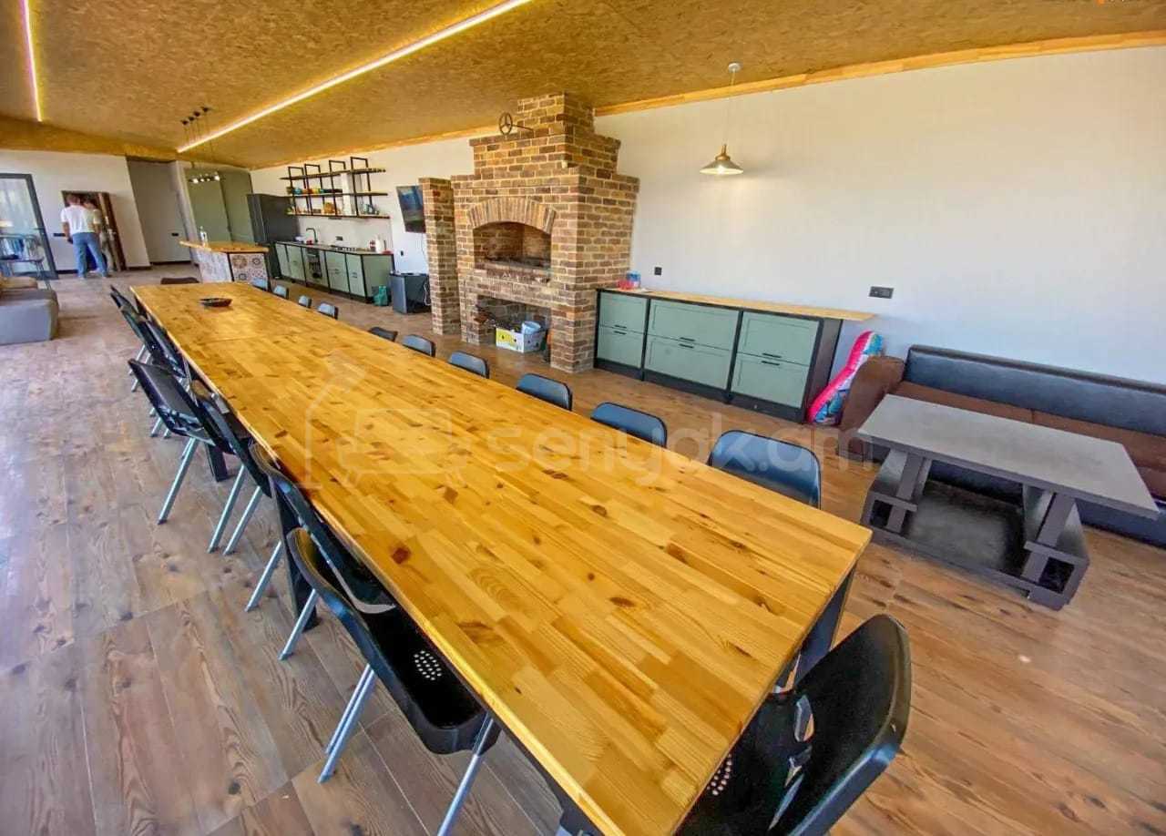 3 Սենյականոց Ամառանոց, 200քմ, Լողավազանով