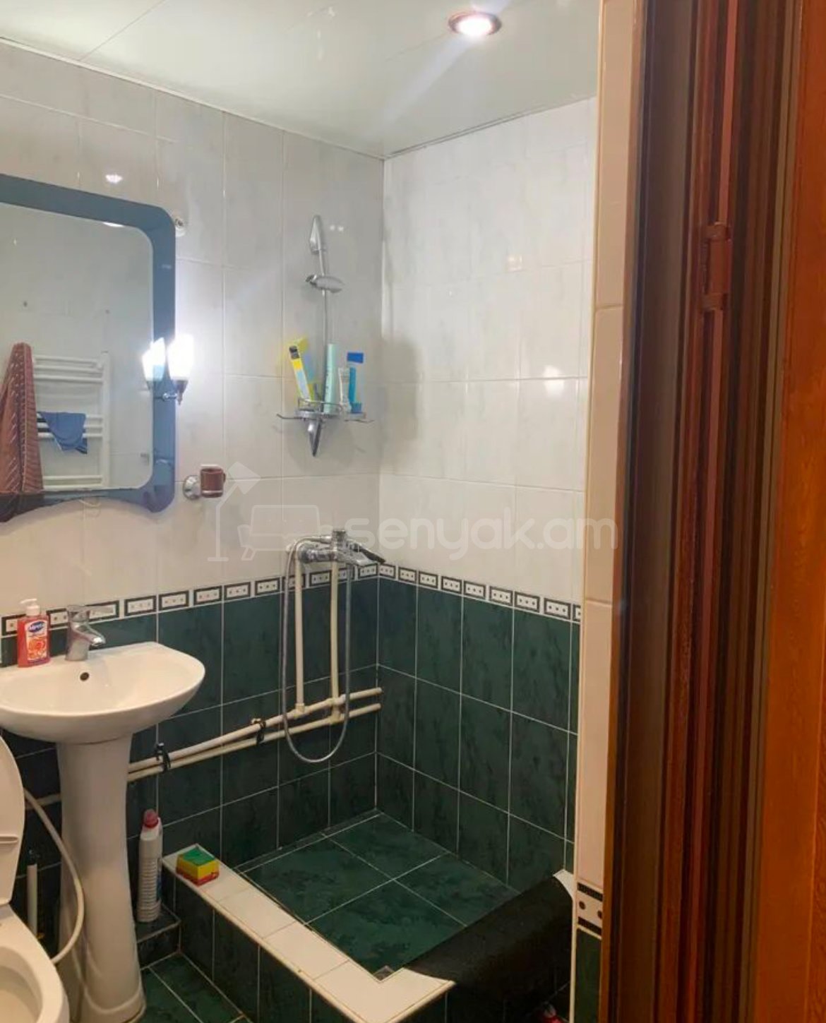 3 Սենյականոց Բնակարան Քարե Շենքում, 56քմ, 1/4 հարկ, Կապիտալ Վերանորոգված, Կահավորված, Արևկող