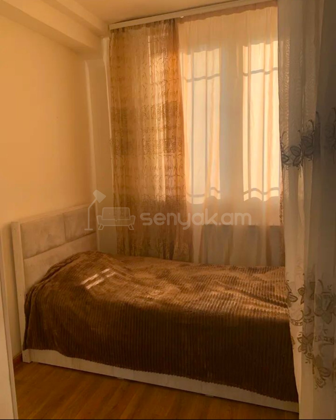 3 Սենյականոց Բնակարան Քարե Շենքում, 56քմ, 1/4 հարկ, Կապիտալ Վերանորոգված, Կահավորված, Արևկող