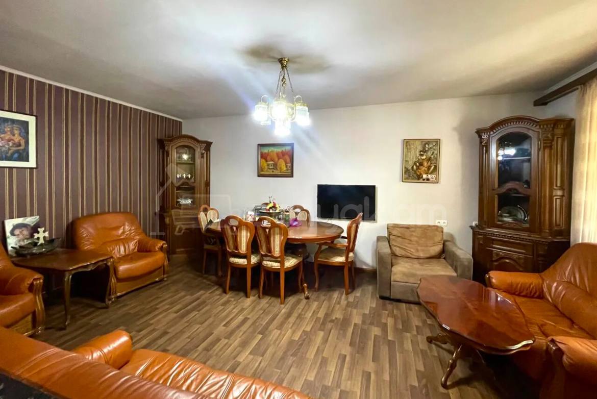 2 Սենյականոց Բնակարան Քարե Շենքում, 78քմ, 2/7 հարկ, Կապիտալ Վերանորոգված