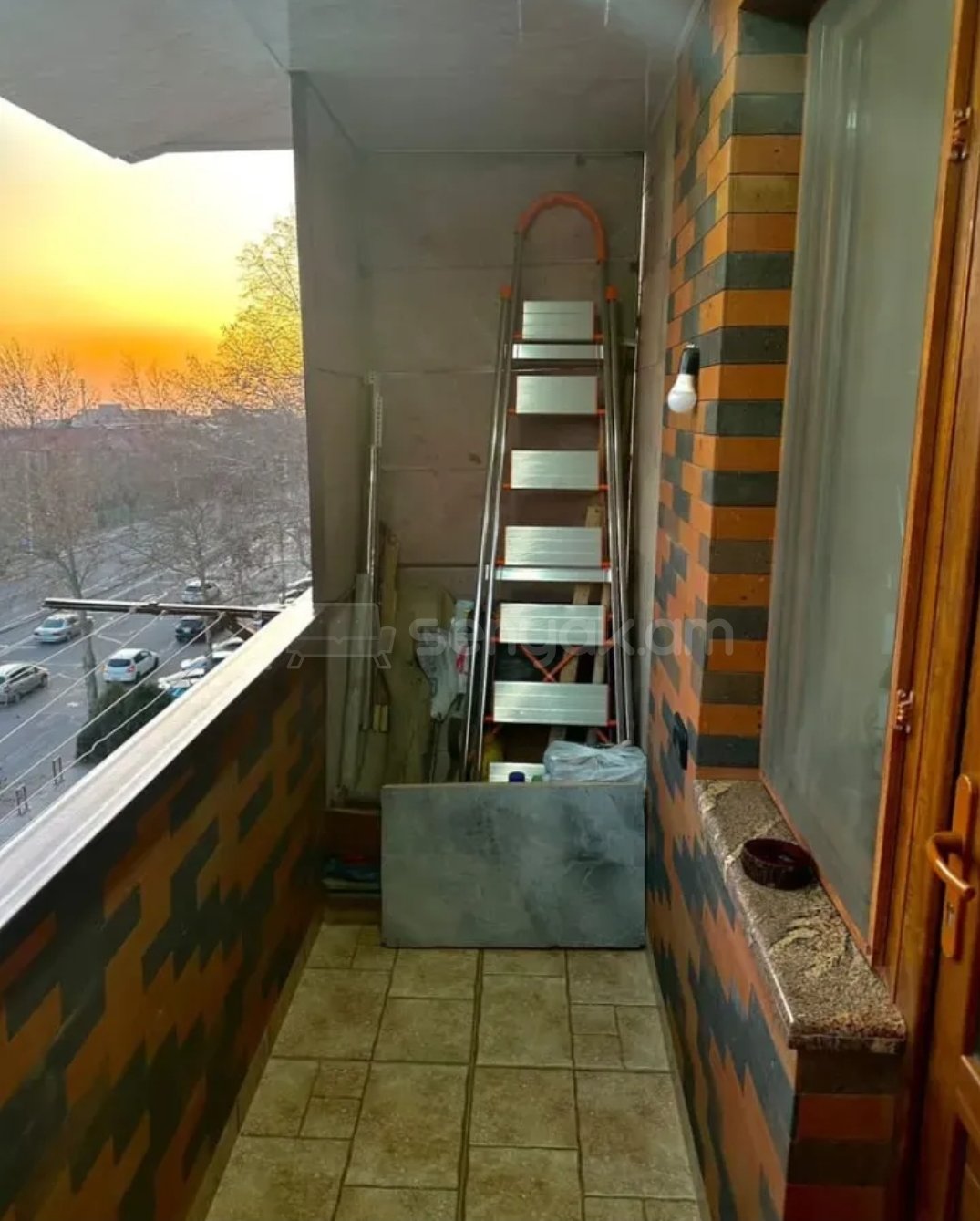 3 Սենյականոց Բնակարան Քարե Շենքում, 75քմ, 5/5 հարկ, Դիզայներական Վերանորոգված