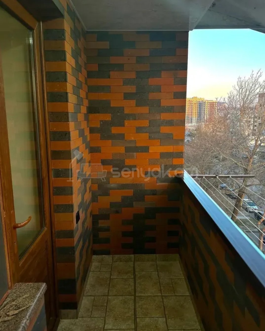 3 Սենյականոց Բնակարան Քարե Շենքում, 75քմ, 5/5 հարկ, Դիզայներական Վերանորոգված