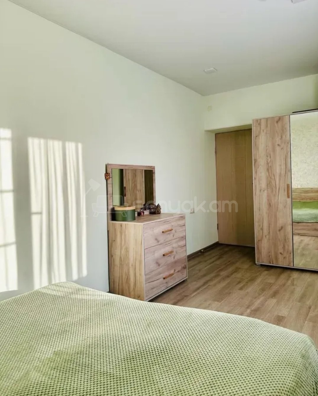 3 Սենյականոց Բնակարան Քարե Շենքում, 75քմ, 5/5 հարկ, Դիզայներական Վերանորոգված