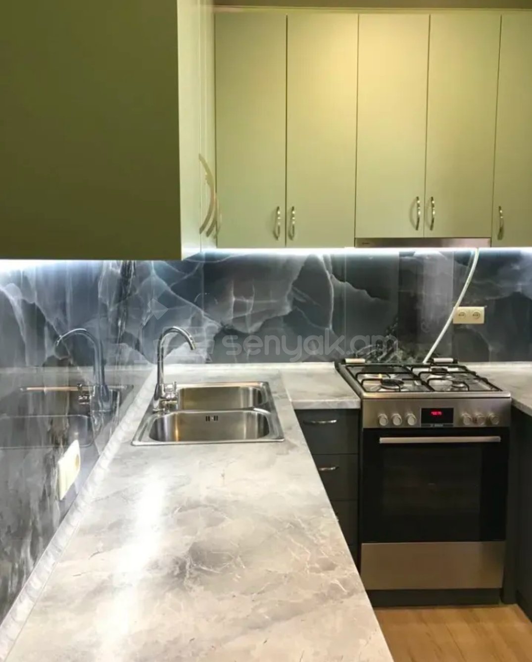 3 Սենյականոց Բնակարան Քարե Շենքում, 75քմ, 5/5 հարկ, Դիզայներական Վերանորոգված