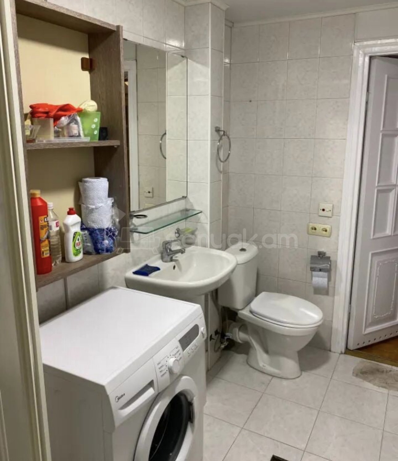 4 Սենյականոց Բնակարան Քարե Շենքում, 81քմ, 3/4 հարկ, Կապիտալ Վերանորոգված, Կահավորված