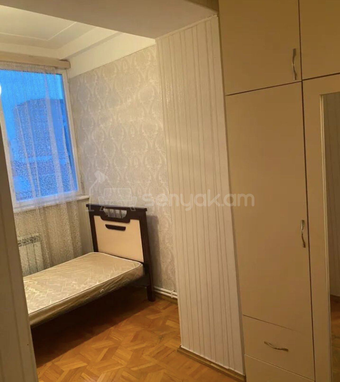 4 Սենյականոց Բնակարան Քարե Շենքում, 81քմ, 3/4 հարկ, Կապիտալ Վերանորոգված, Կահավորված