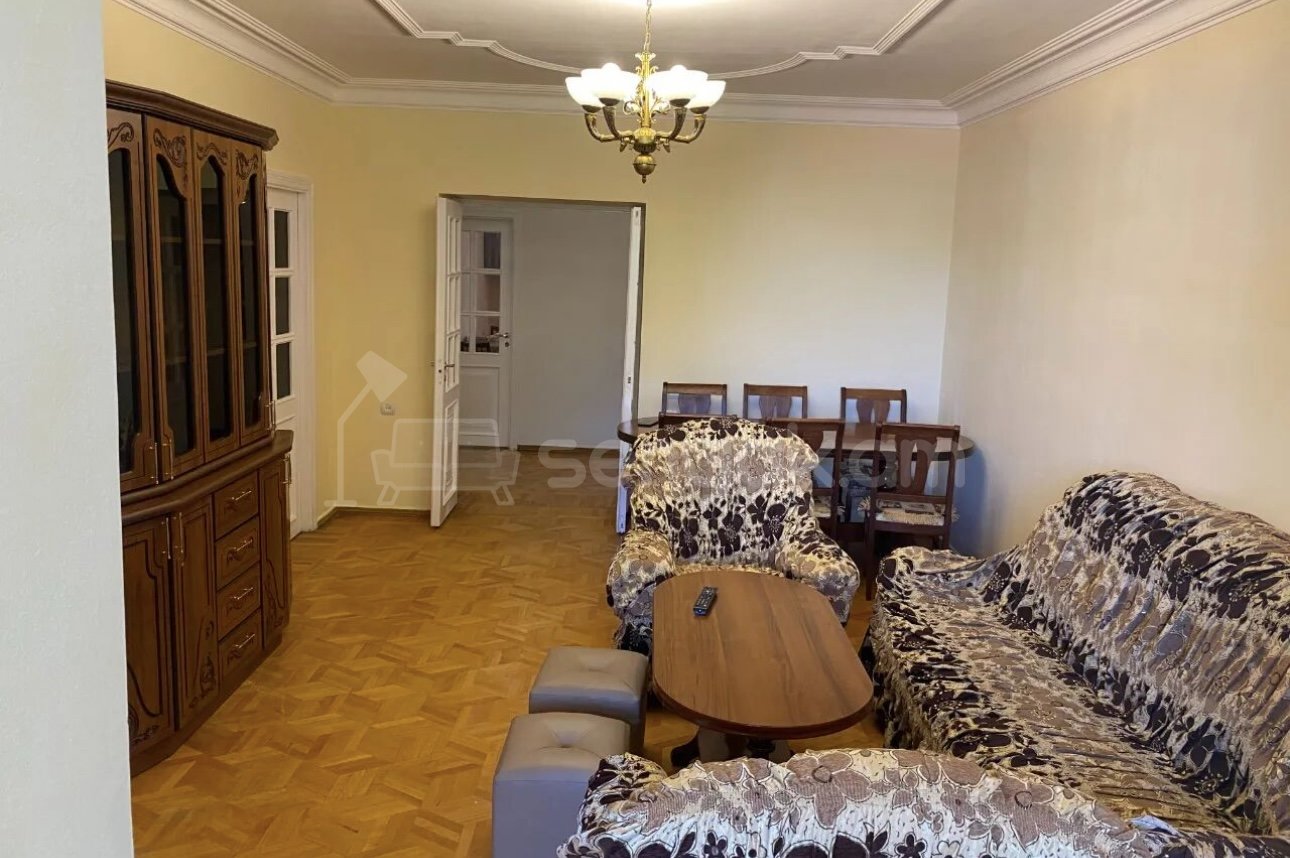 4 Սենյականոց Բնակարան Քարե Շենքում, 81քմ, 3/4 հարկ, Կապիտալ Վերանորոգված, Կահավորված