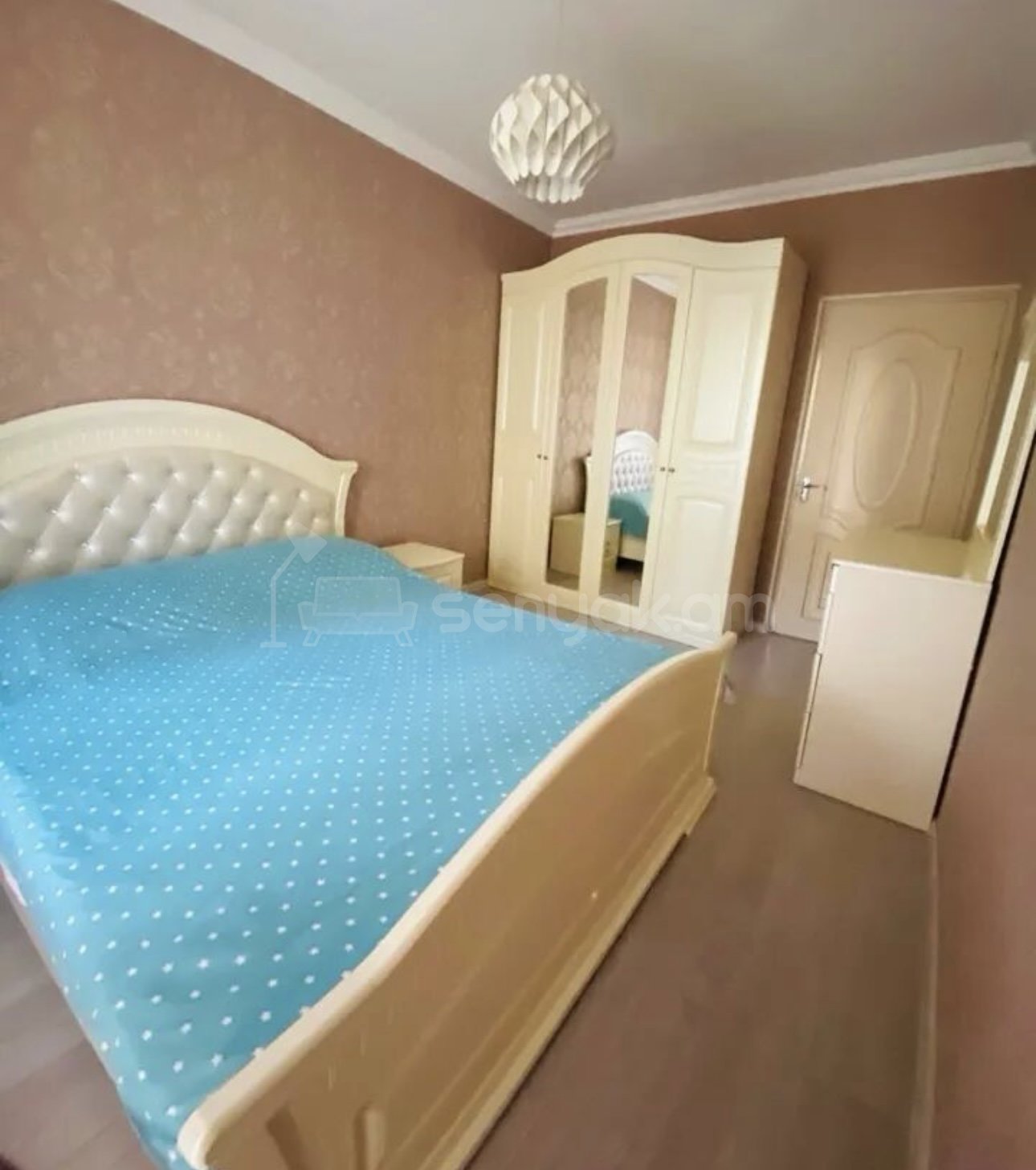 3 Սենյականոց Բնակարան Քարե Շենքում, 108քմ, 1/5 հարկ, Դիզայներական Վերանորոգված, Կահավորված