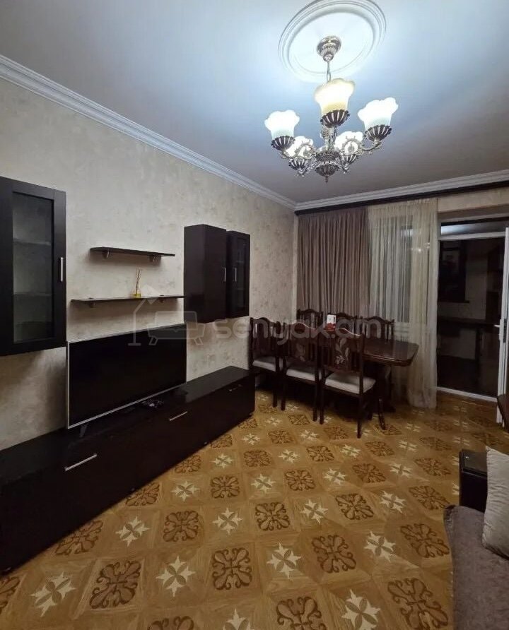 3 Սենյականոց Բնակարան Քարե Շենքում, 67քմ, 3/5 հարկ, Կապիտալ Վերանորոգված, Կահավորված, Արևկող