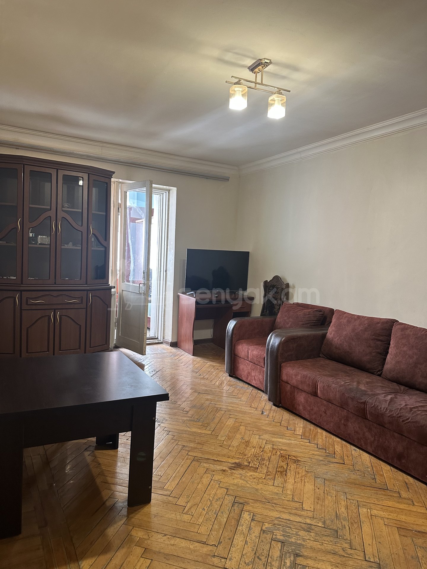 2 Սենյականոց Բնակարան Քարե Շենքում, 45քմ, 3/5 հարկ, Նորմալ Վիճակում