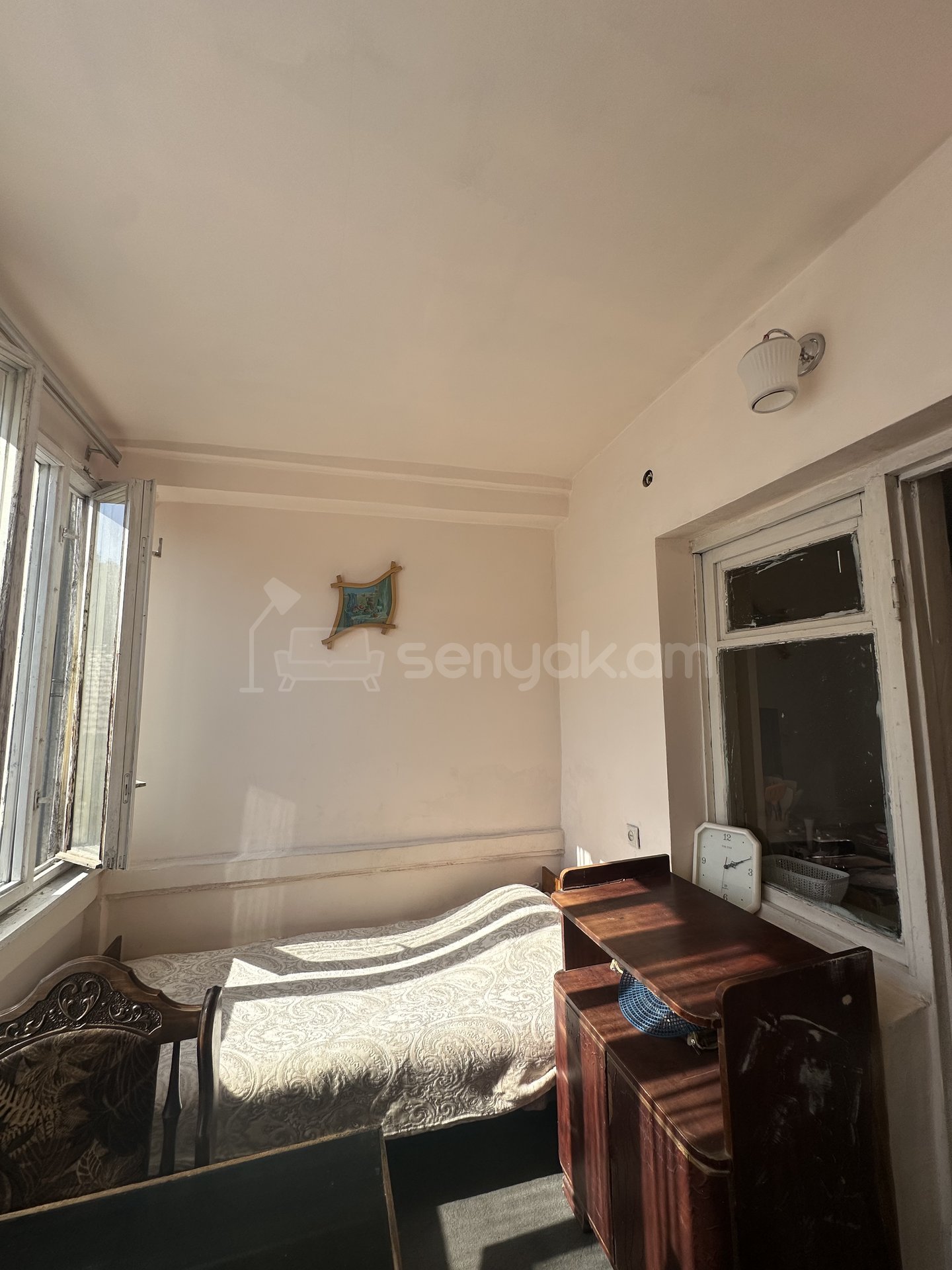 2 Սենյականոց Բնակարան Քարե Շենքում, 45քմ, 3/5 հարկ, Նորմալ Վիճակում