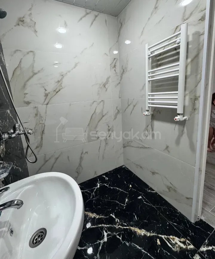 2 Սենյականոց Բնակարան, 56քմ, 9/9 հարկ, Կապիտալ Վերանորոգված, Կահավորված, Արևկող