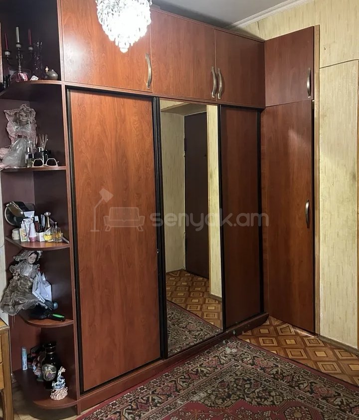 3 Սենյականոց Բնակարան Քարե Շենքում, 78քմ, 4/5 հարկ, Նորմալ Վիճակում, Կահավորված