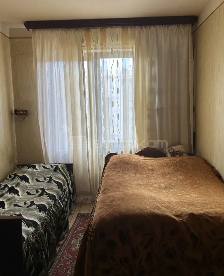 3 Սենյականոց Բնակարան Քարե Շենքում, 78քմ, 4/5 հարկ, Նորմալ Վիճակում, Կահավորված