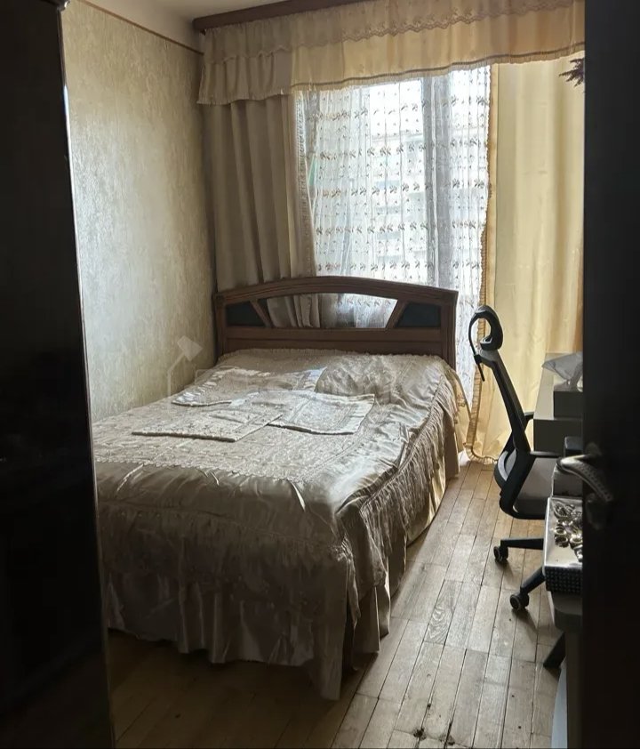 3 Սենյականոց Բնակարան Քարե Շենքում, 78քմ, 4/5 հարկ, Նորմալ Վիճակում, Կահավորված