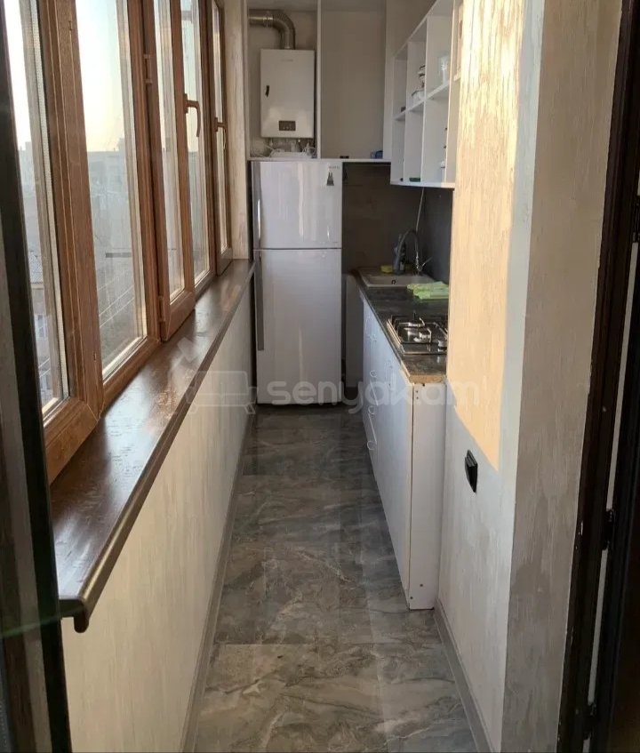 2 Սենյականոց Բնակարան Քարե Շենքում, 56քմ, 3/5 հարկ, Նորմալ Վիճակում, Կահավորված