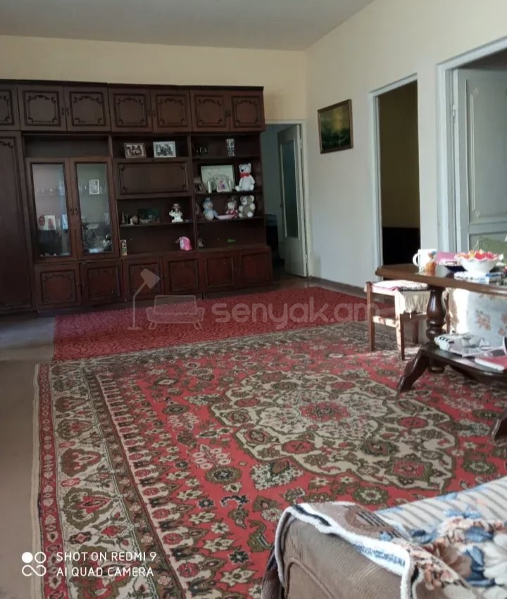 3 Սենյականոց Բնակարան Քարե Շենքում, 84քմ, 2/2 հարկ, Նորմալ Վիճակում, Կահավորված