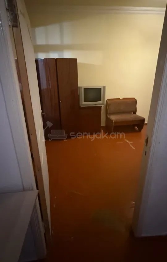 2 Սենյականոց Բնակարան Քարե Շենքում, 45քմ, 2/2 հարկ, Նորմալ Վիճակում, Կահավորված