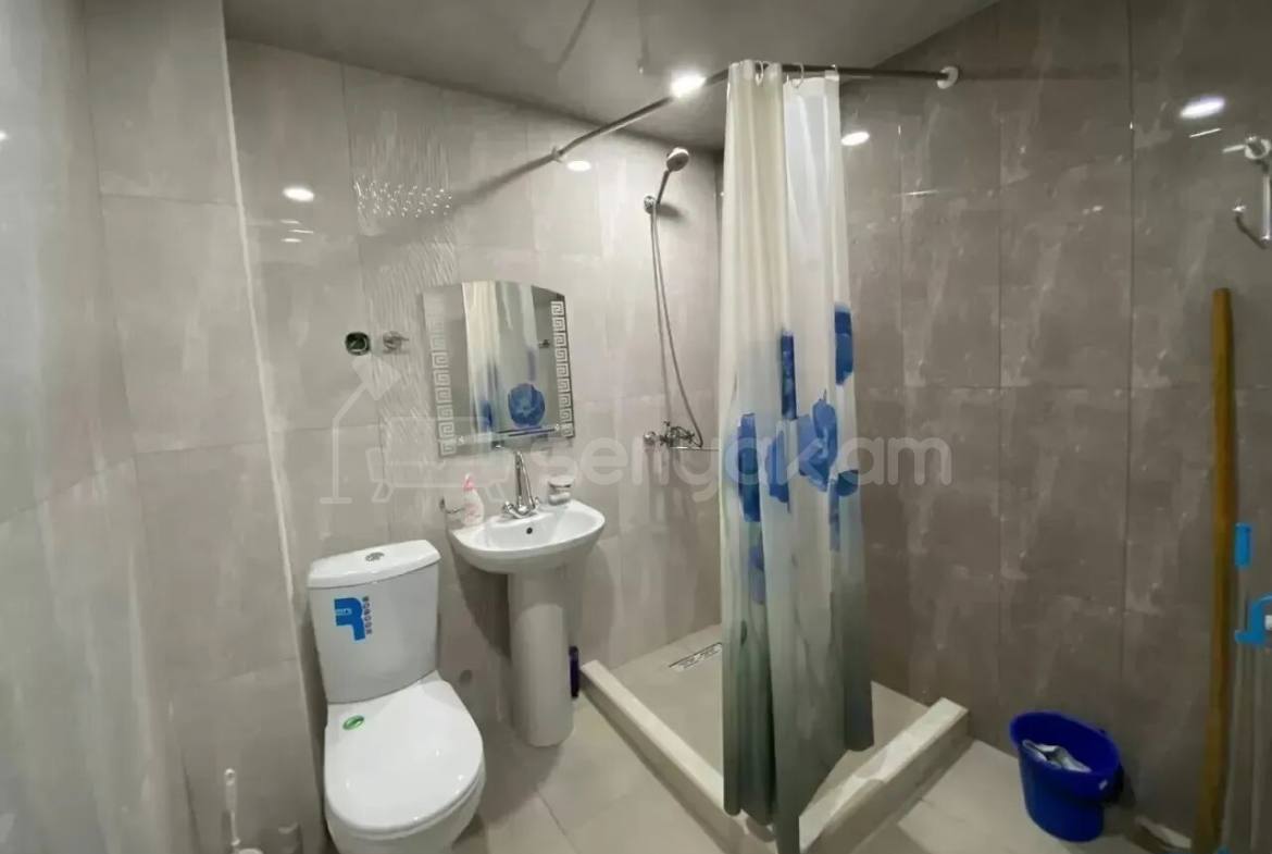 2 Սենյականոց Բնակարան Քարե Շենքում, 47քմ, 9/9 հարկ, Նորմալ Վիճակում, Կահավորված