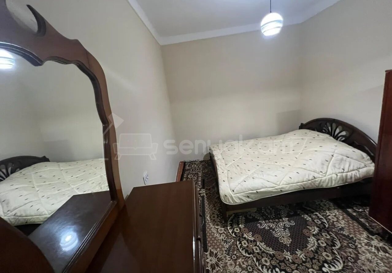 3 Սենյականոց Բնակարան Քարե Շենքում, 100քմ, 1/3 հարկ, Կոսմետիկ Վերանորոգված, Կահավորված