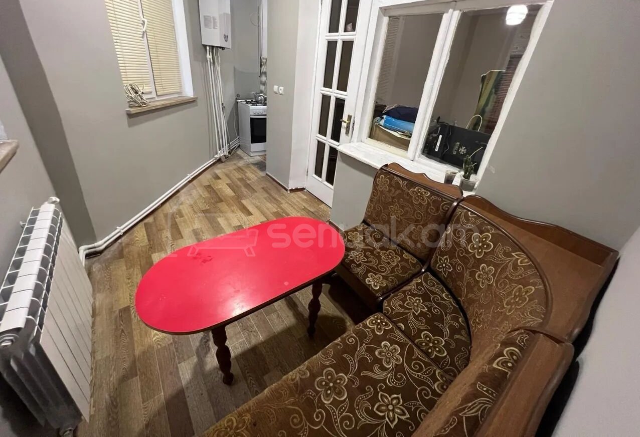 3 Սենյականոց Բնակարան Քարե Շենքում, 100քմ, 1/3 հարկ, Կոսմետիկ Վերանորոգված, Կահավորված