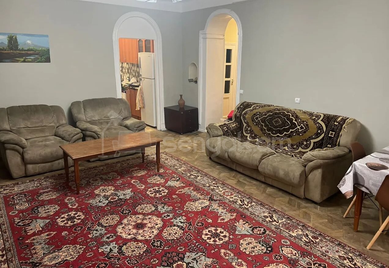 3 Սենյականոց Բնակարան Քարե Շենքում, 100քմ, 1/3 հարկ, Կոսմետիկ Վերանորոգված, Կահավորված