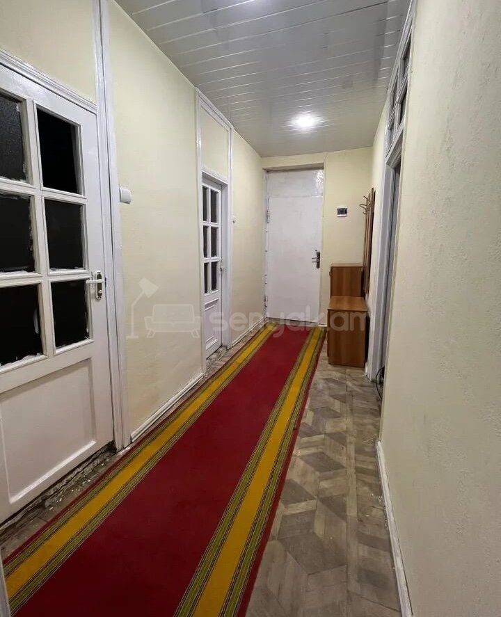 3 Սենյականոց Բնակարան Քարե Շենքում, 100քմ, 1/3 հարկ, Կոսմետիկ Վերանորոգված, Կահավորված