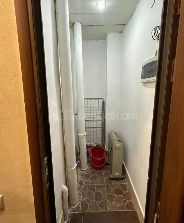 2 Սենյականոց Բնակարան, 50քմ, 2/9 հարկ, Կապիտալ Վերանորոգված, Կահավորված, Արևկող