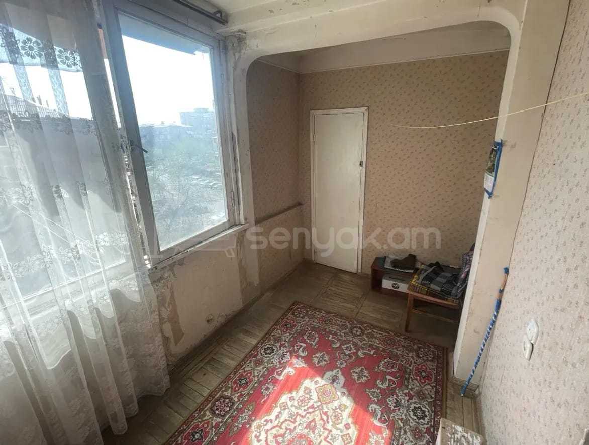 2 Սենյականոց Բնակարան Քարե Շենքում, 48քմ, 4/5 հարկ, Պետական Վիճակում
