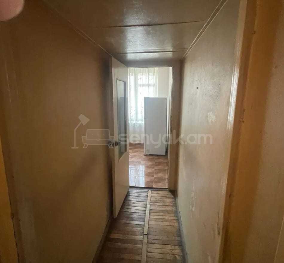 2 Սենյականոց Բնակարան Քարե Շենքում, 48քմ, 4/5 հարկ, Պետական Վիճակում