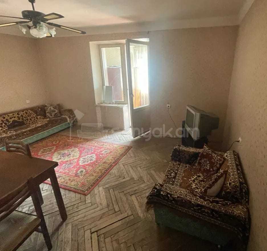 2 Սենյականոց Բնակարան Քարե Շենքում, 48քմ, 4/5 հարկ, Պետական Վիճակում