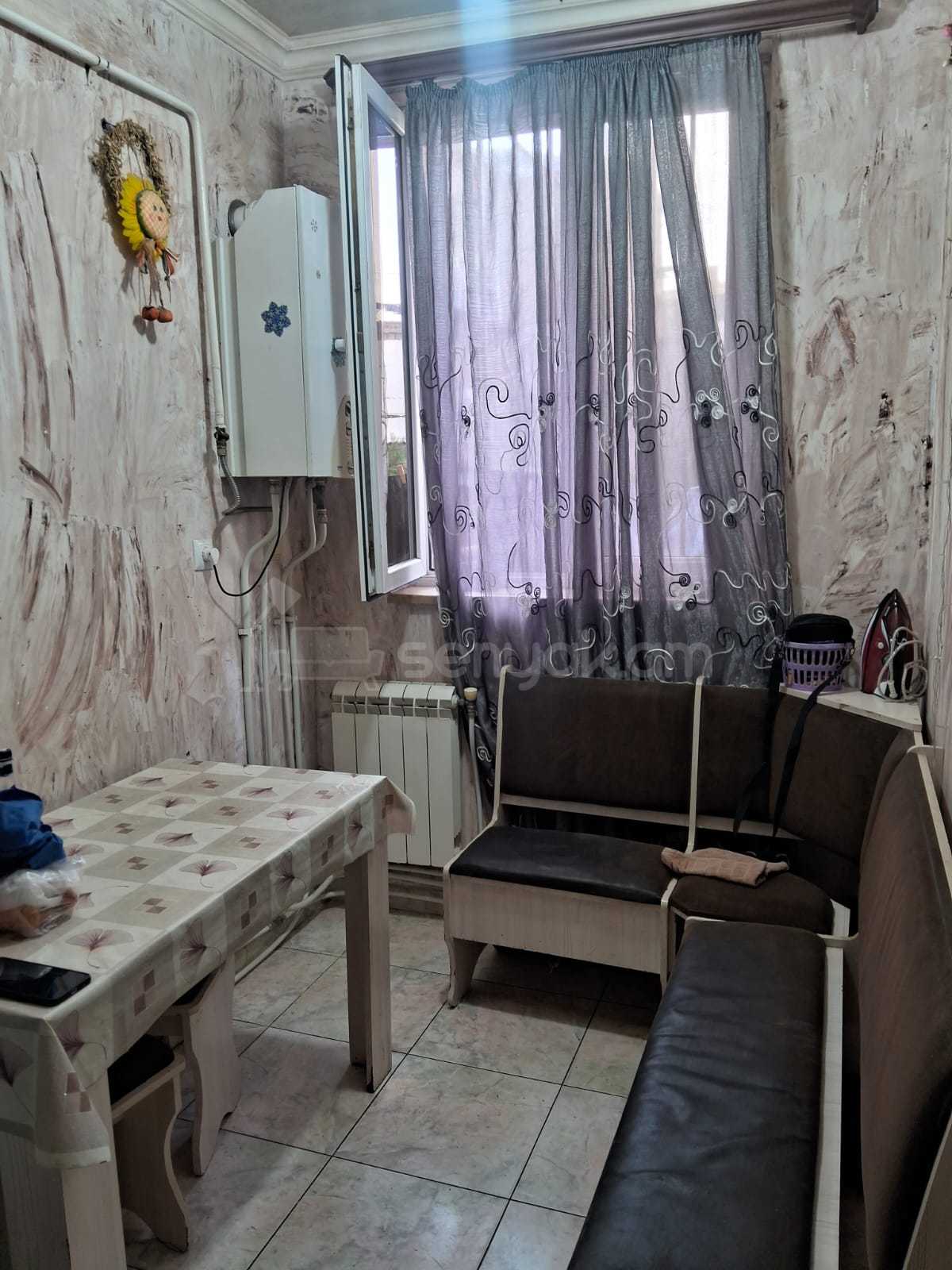 3 Սենյականոց Բնակարան Քարե Շենքում, 80քմ, 1/5 հարկ, Կապիտալ Վերանորոգված