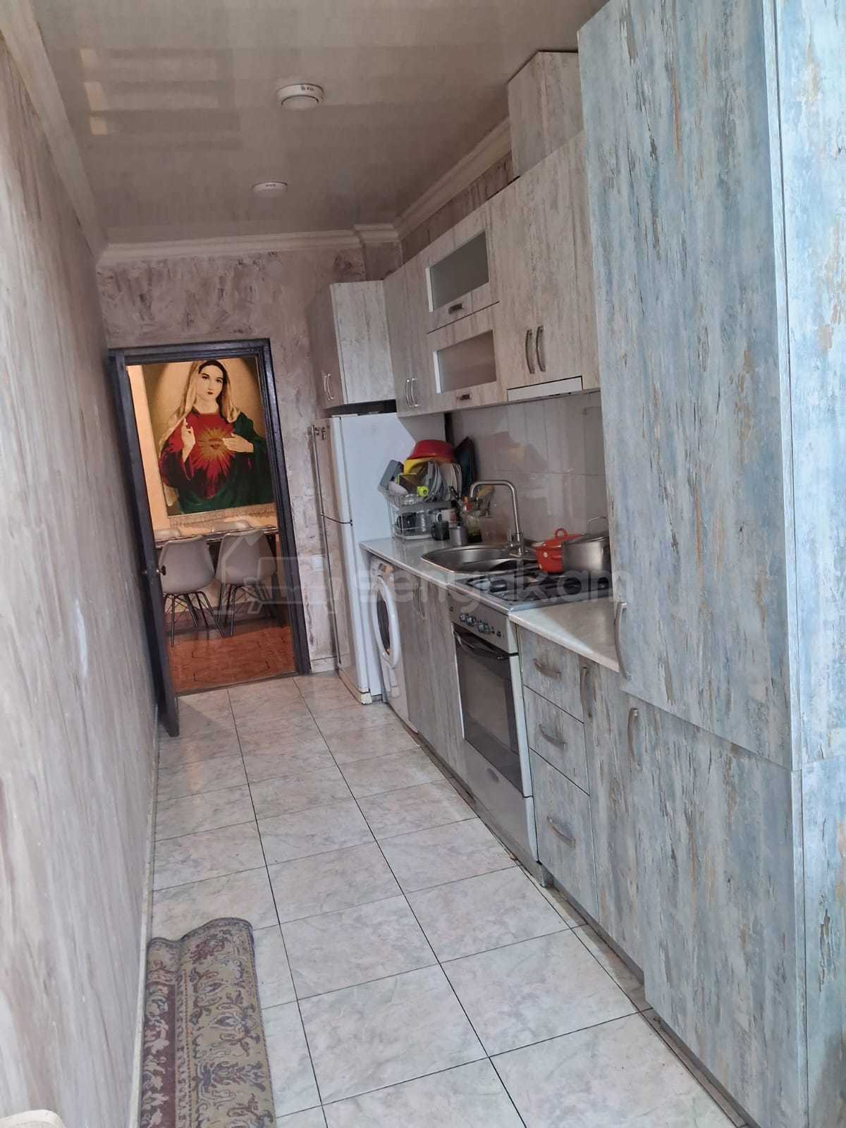 3 Սենյականոց Բնակարան Քարե Շենքում, 80քմ, 1/5 հարկ, Կապիտալ Վերանորոգված