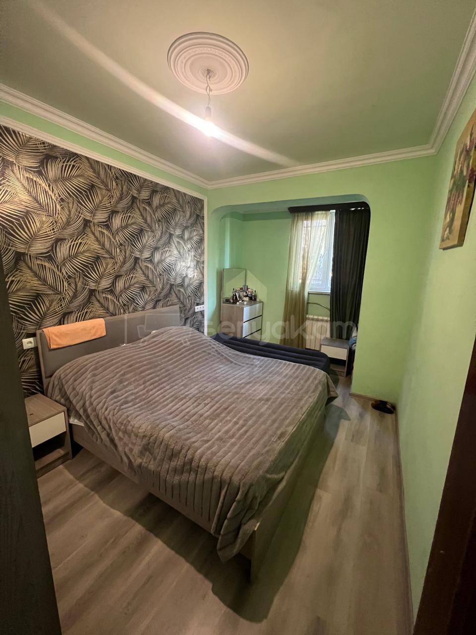 3 Սենյականոց Բնակարան Քարե Շենքում, 80քմ, 1/5 հարկ, Կապիտալ Վերանորոգված