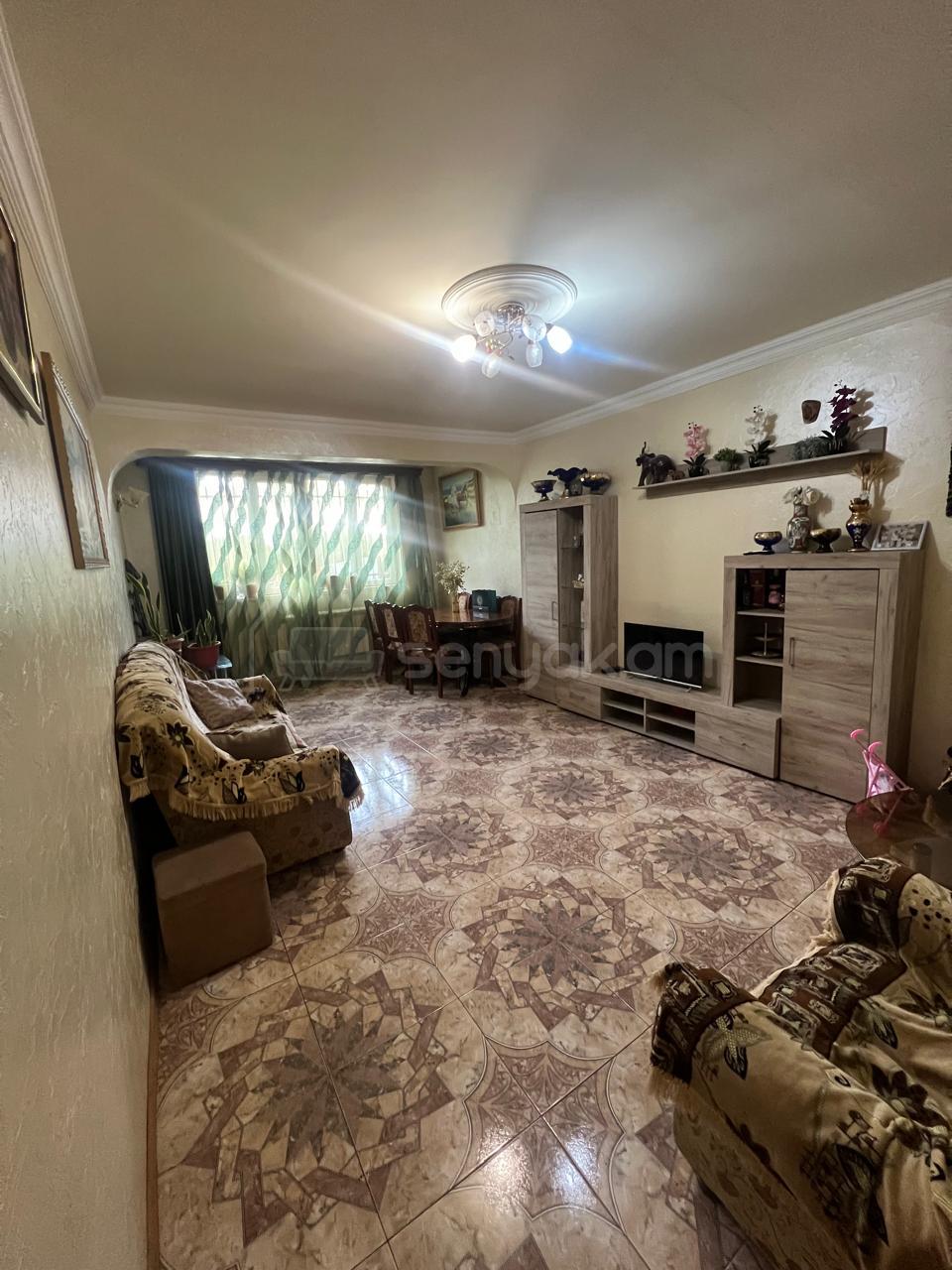 3 Սենյականոց Բնակարան Քարե Շենքում, 80քմ, 1/5 հարկ, Կապիտալ Վերանորոգված