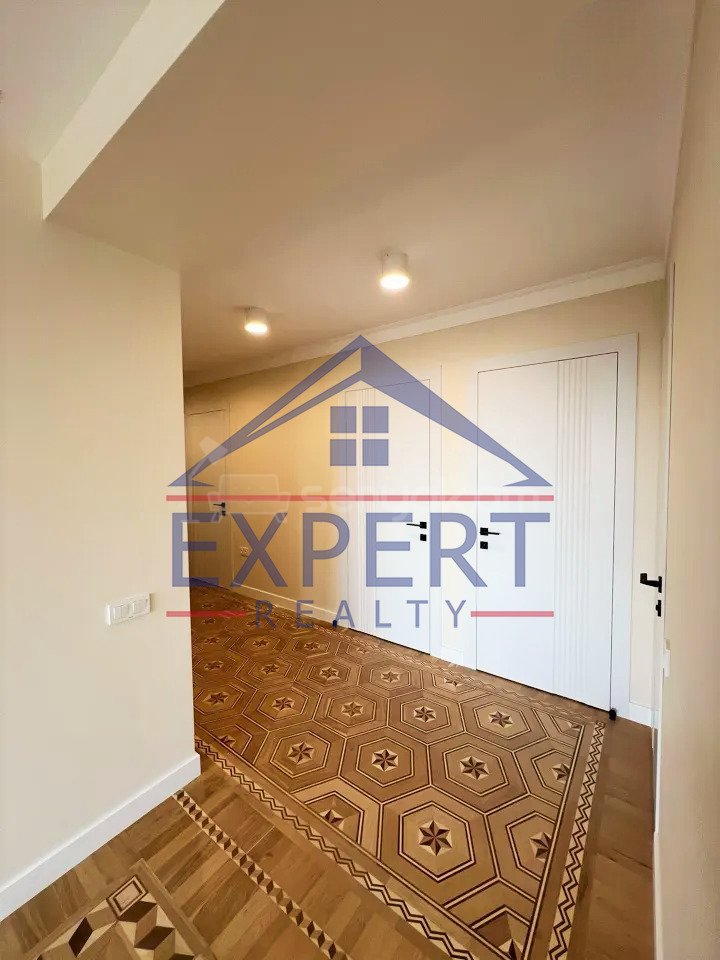 4 Սենյականոց Բնակարան, 82քմ, 7/9 հարկ, Կապիտալ Վերանորոգված, Կահավորված, Արևկող