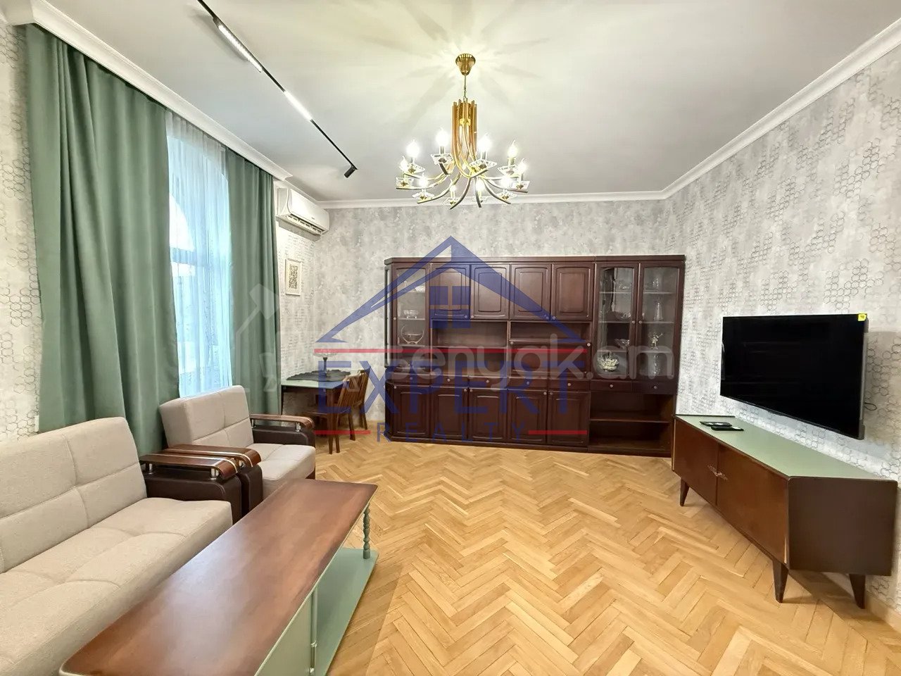 3 Սենյականոց Բնակարան Քարե Շենքում, 98քմ, 5/5 հարկ, Նորմալ Վիճակում, Կահավորված, Արևկող