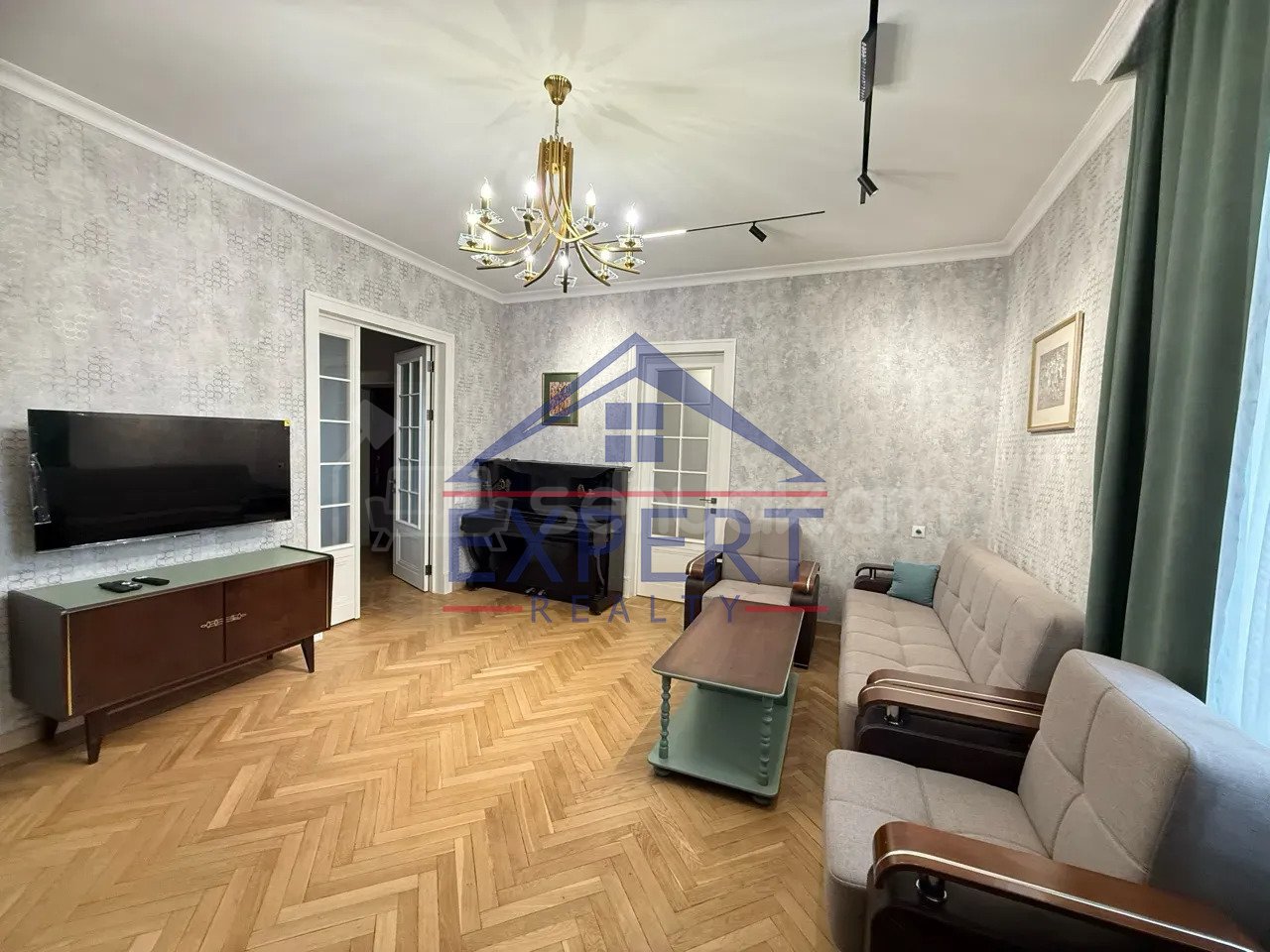 3 Սենյականոց Բնակարան Քարե Շենքում, 98քմ, 5/5 հարկ, Նորմալ Վիճակում, Կահավորված, Արևկող