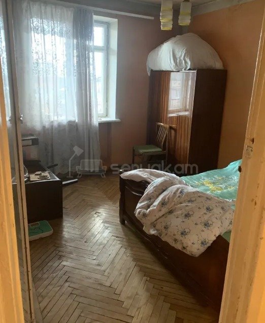 3 Սենյականոց Բնակարան Քարե Շենքում, 95քմ, 5/5 հարկ, Պետական Վիճակում