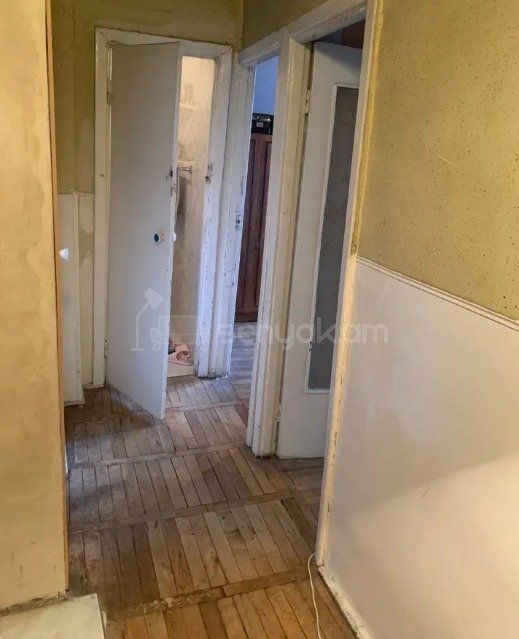 3 Սենյականոց Բնակարան Քարե Շենքում, 95քմ, 5/5 հարկ, Պետական Վիճակում