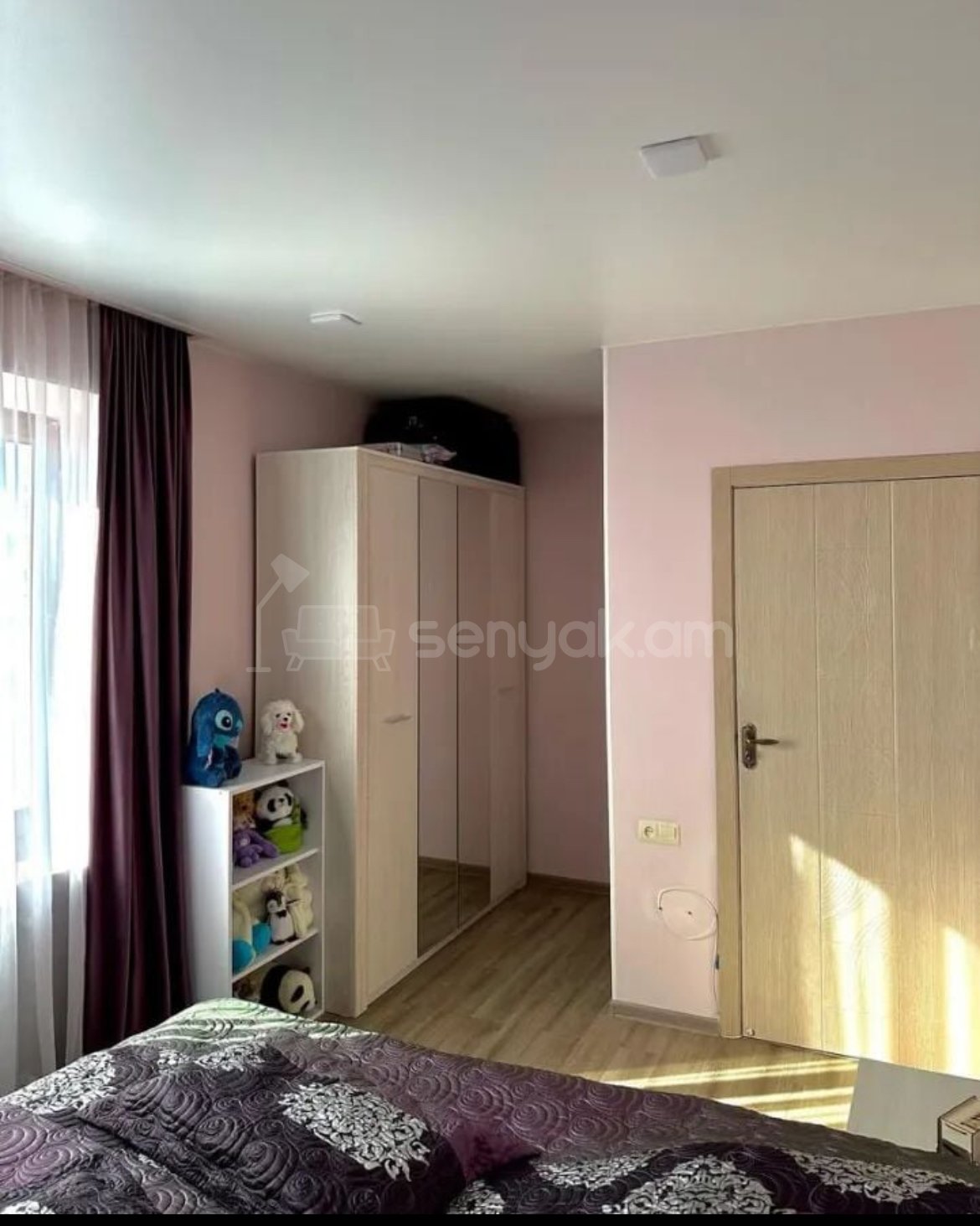 3 Սենյականոց Բնակարան Քարե Շենքում, 75քմ, 5/5 հարկ, Կապիտալ Վերանորոգված