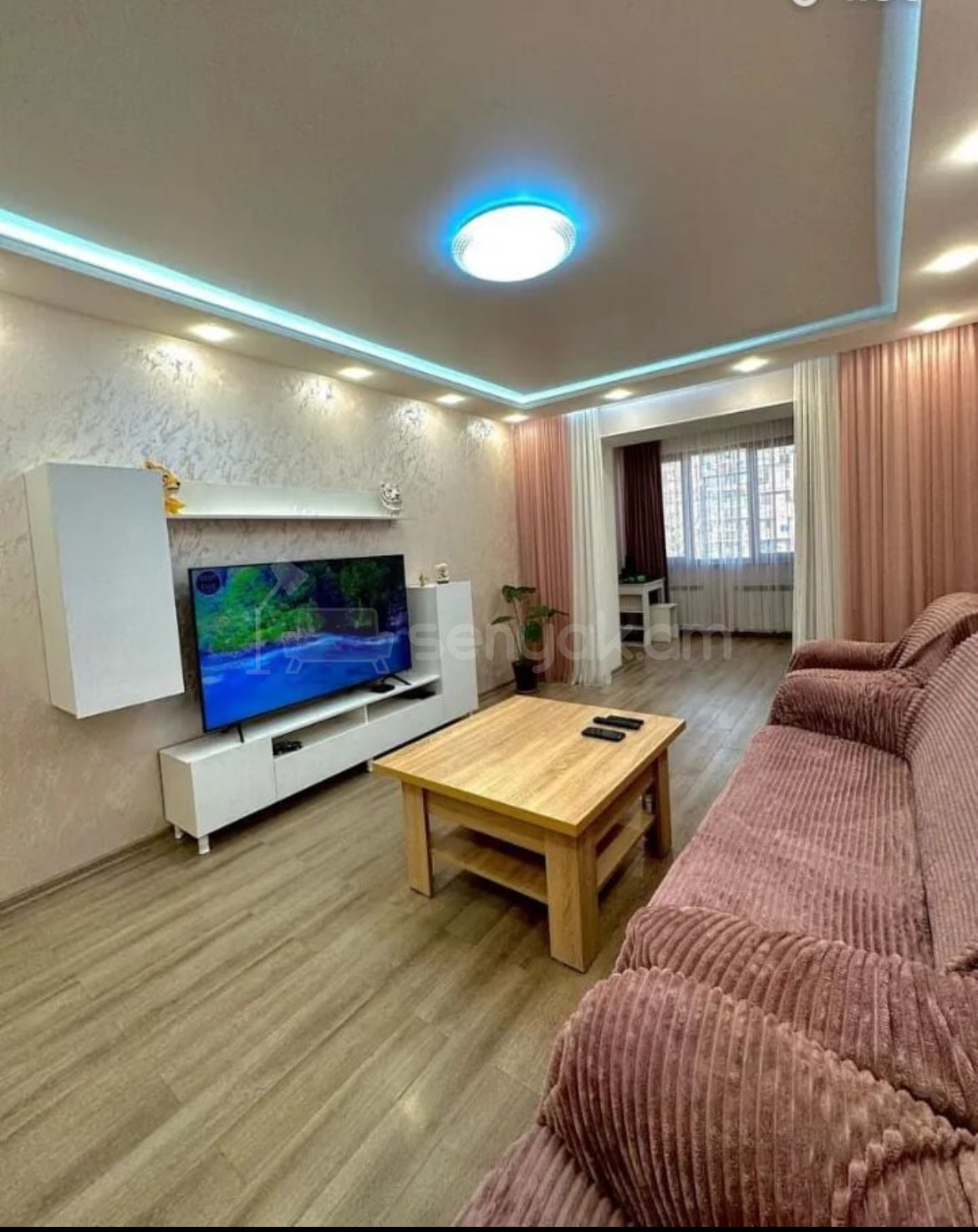 3 Սենյականոց Բնակարան Քարե Շենքում, 75քմ, 5/5 հարկ, Կապիտալ Վերանորոգված