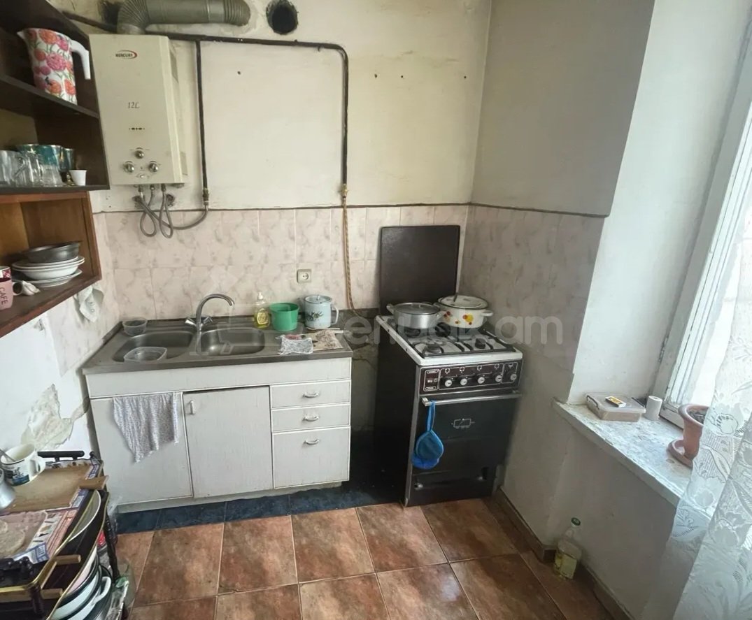 2 Սենյականոց Բնակարան Քարե Շենքում, 49քմ, 4/5 հարկ, Պետական Վիճակում