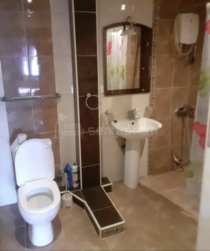 2 Սենյականոց Բնակարան, 61քմ, 4/9 հարկ, Նորմալ Վիճակում, Կահավորված, Արևկող