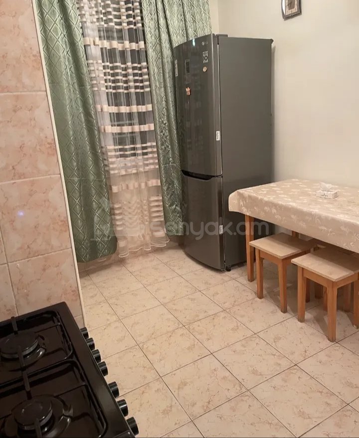 2 Սենյականոց Բնակարան Քարե Շենքում, 58քմ, 3/5 հարկ, Նորմալ Վիճակում, Կահավորված