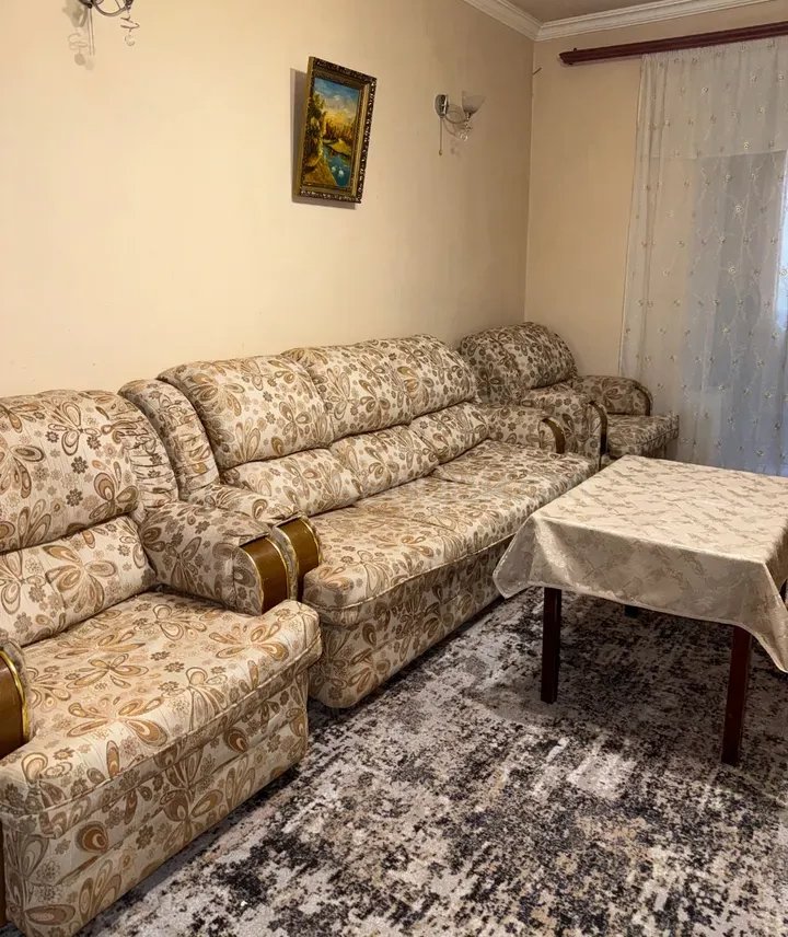 2 Սենյականոց Բնակարան Քարե Շենքում, 52քմ, 2/2 հարկ, Նորմալ Վիճակում, Կահավորված