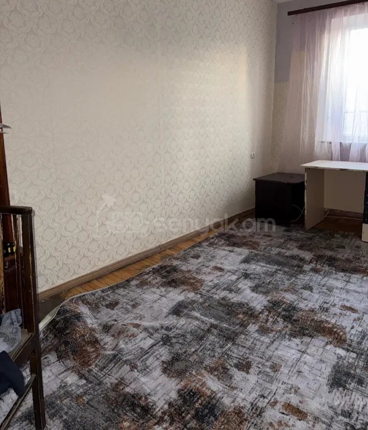 2 Սենյականոց Բնակարան Քարե Շենքում, 52քմ, 2/2 հարկ, Նորմալ Վիճակում, Կահավորված