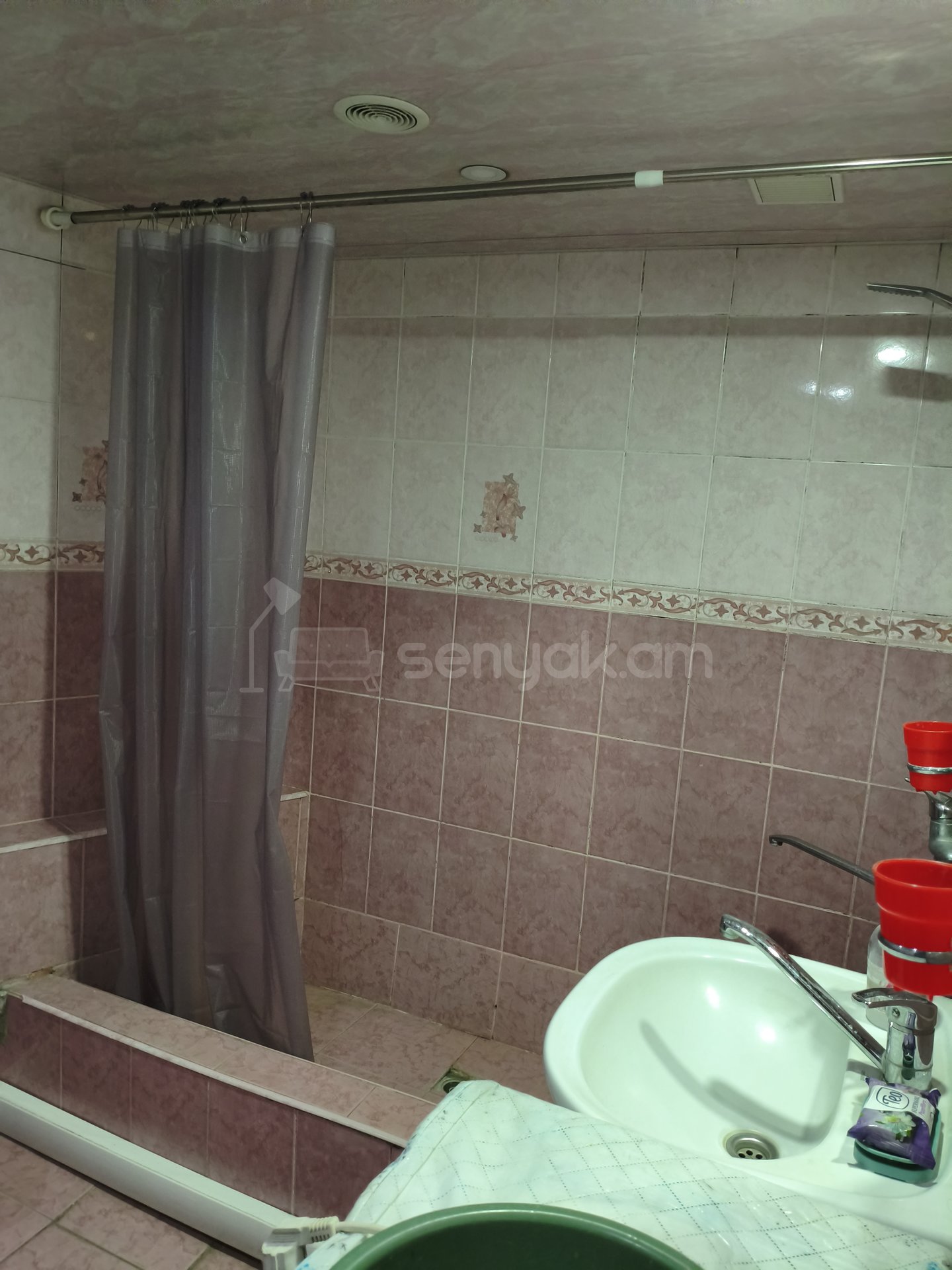 3 Սենյականոց Բնակարան, 68քմ, 1/9 հարկ, Նորմալ Վիճակում, Կահավորված, Արևկող