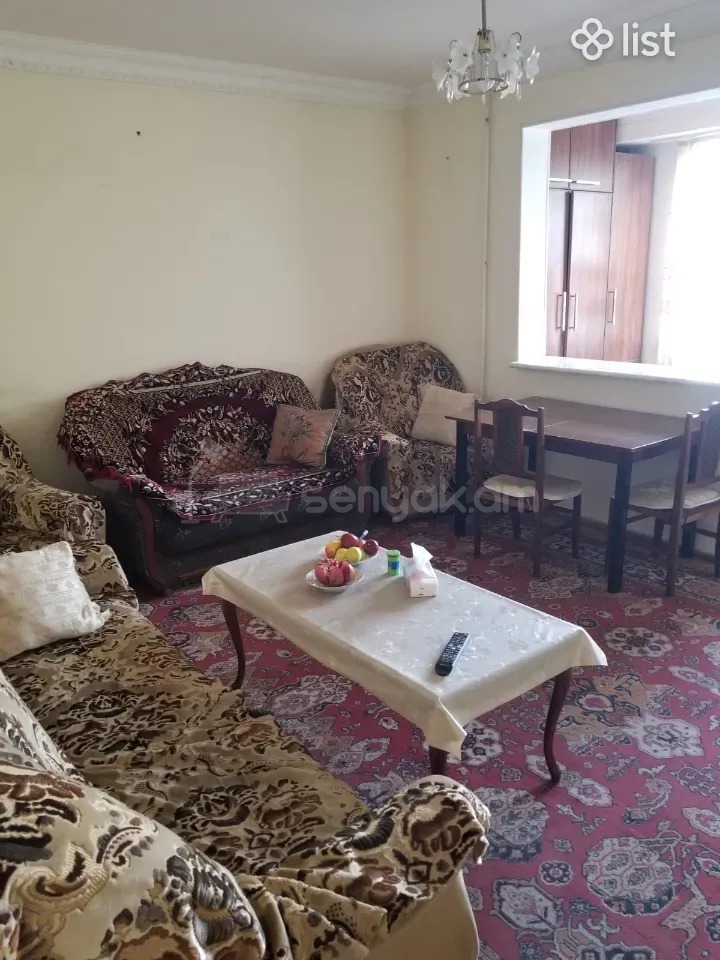 3 Սենյականոց Բնակարան Քարե Շենքում, 78քմ, 3/5 հարկ, Նորմալ Վիճակում, Կահավորված, Արևկող